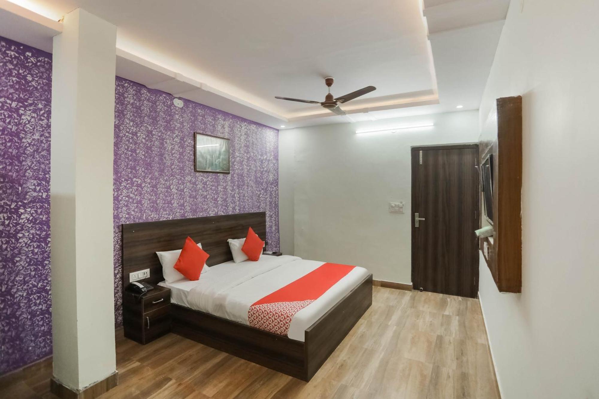 Hotel O Red Velvet Rooms & Banquet فريد آباد المظهر الخارجي الصورة