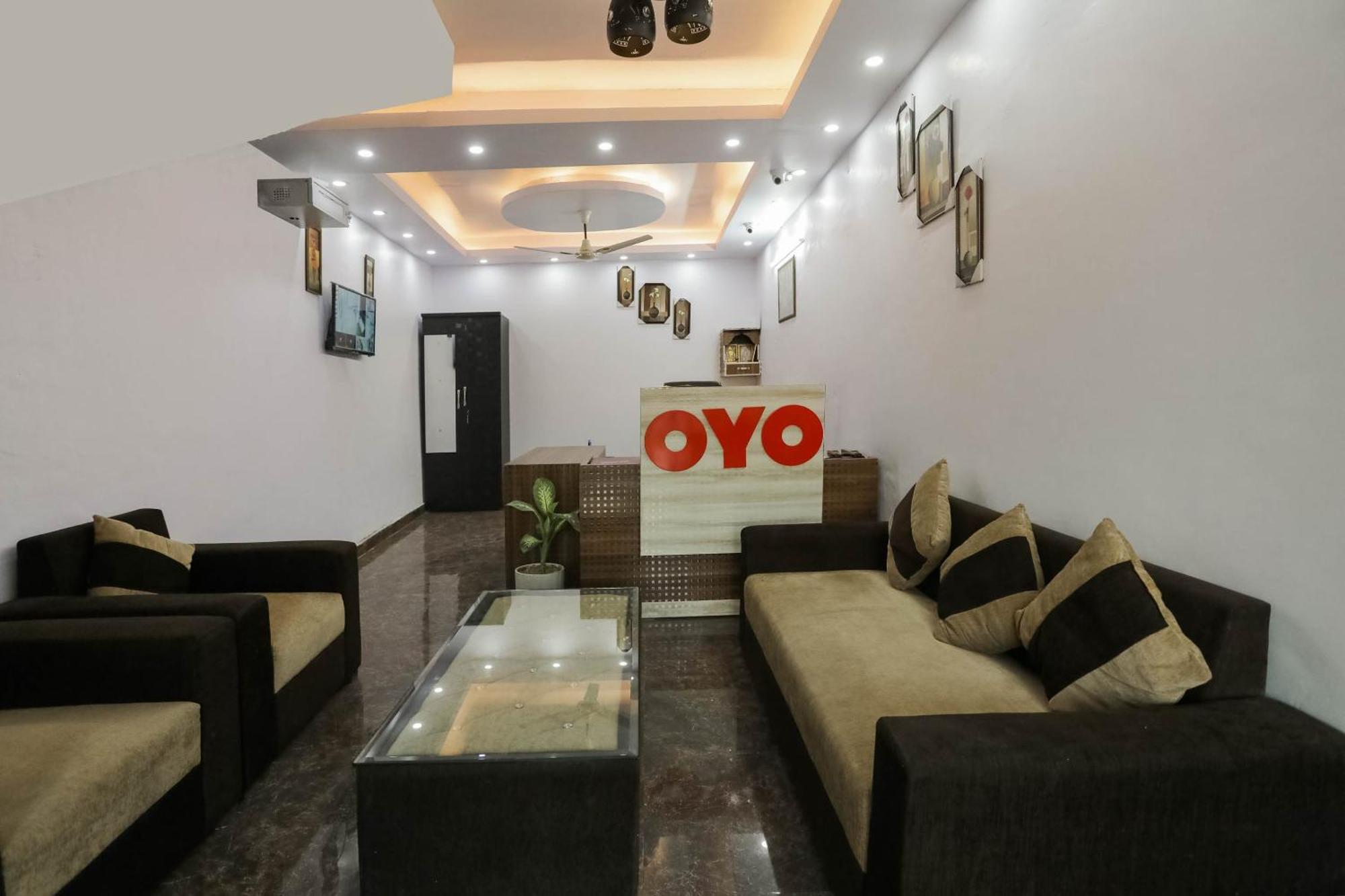Hotel O Red Velvet Rooms & Banquet فريد آباد المظهر الخارجي الصورة