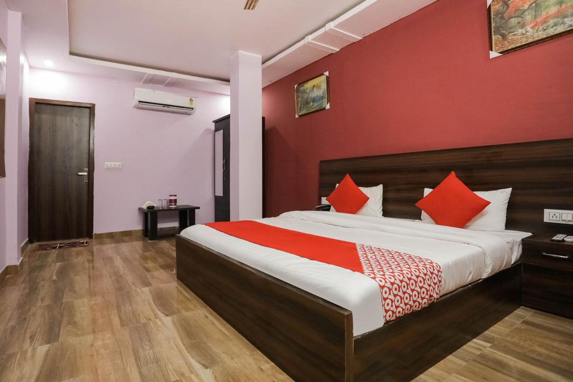 Hotel O Red Velvet Rooms & Banquet فريد آباد المظهر الخارجي الصورة