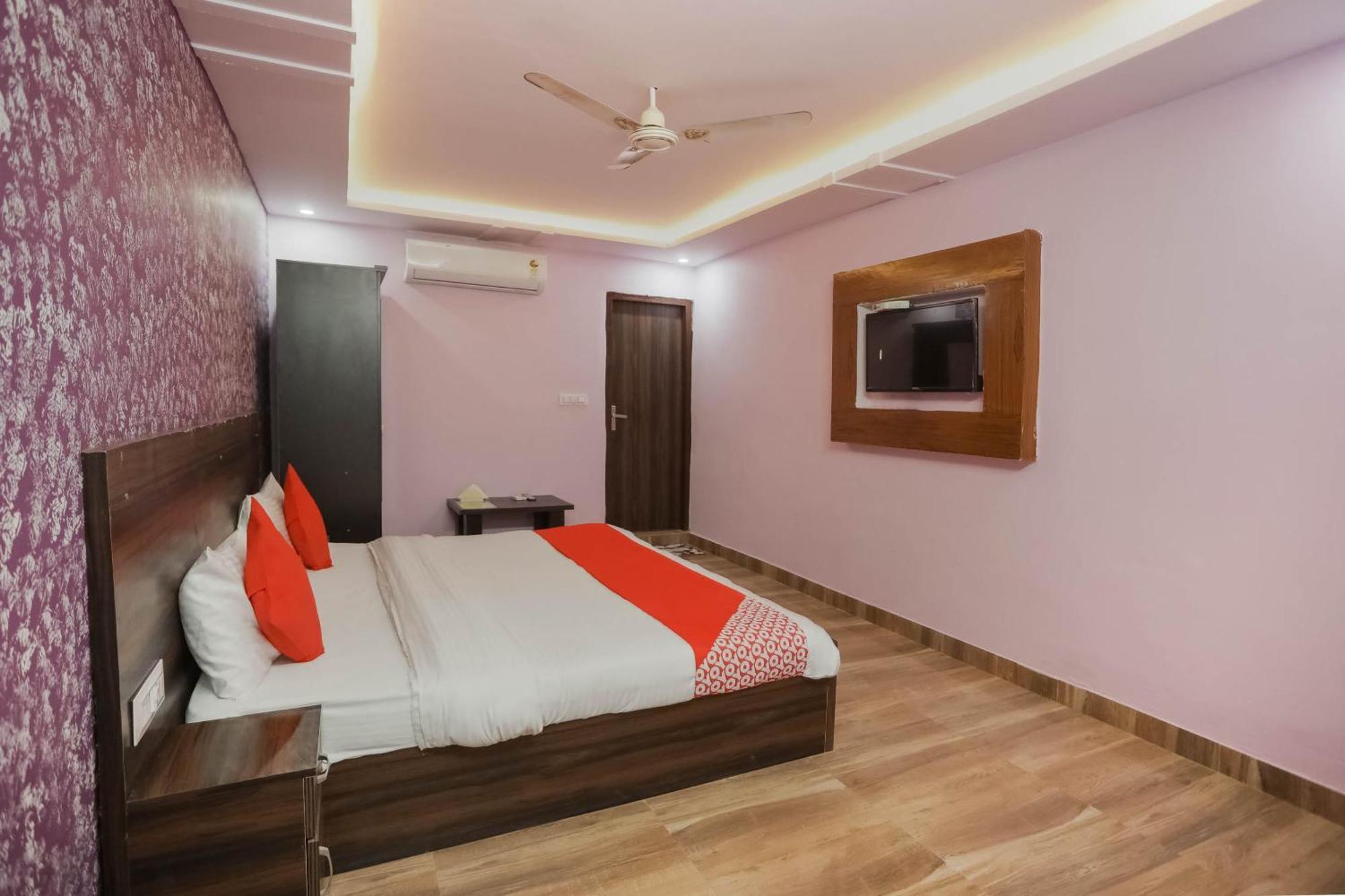 Hotel O Red Velvet Rooms & Banquet فريد آباد المظهر الخارجي الصورة