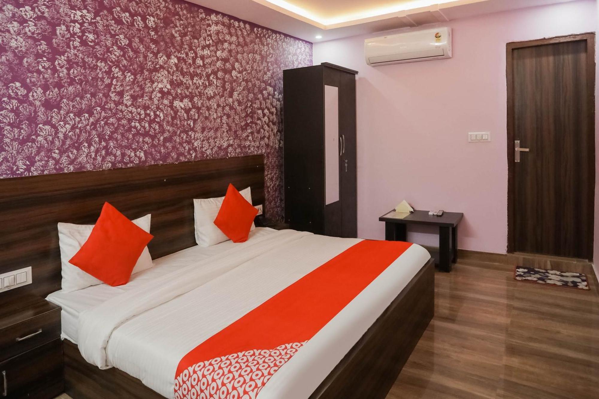 Hotel O Red Velvet Rooms & Banquet فريد آباد المظهر الخارجي الصورة